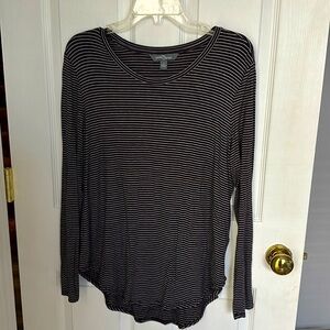 Market  & Spruce Size Large long sleeve top. black and white horizontal stripes